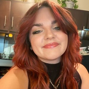 Meet your Posher, Caitlyn